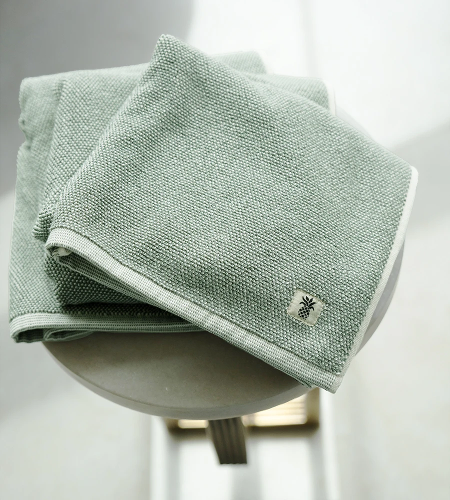 Cariloha Bamboo Two-Tone Bath Sheet